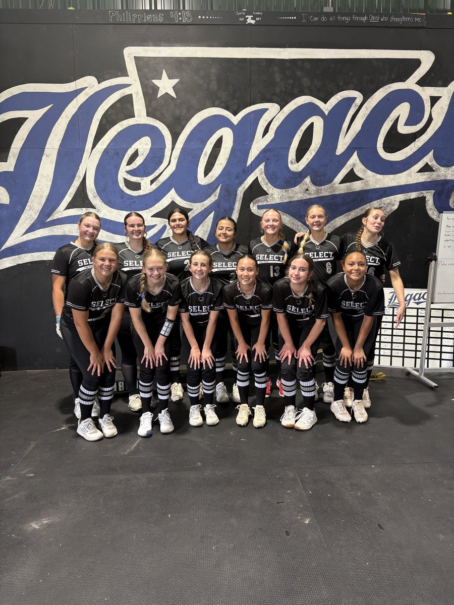 SelectBryan's tweet photo. Extremely proud of this team’s heart! They showed incredible commitment to getting better each game and earned a strong 9th place finish (Top 10!) at the PGF @DiamondLegacyEv Red, White &amp; Blue! Enjoyed watching our 10U ballers compete @SelectHare2015 
#aelectlife #bettertogether https://t.co/5qAPU8QP0x