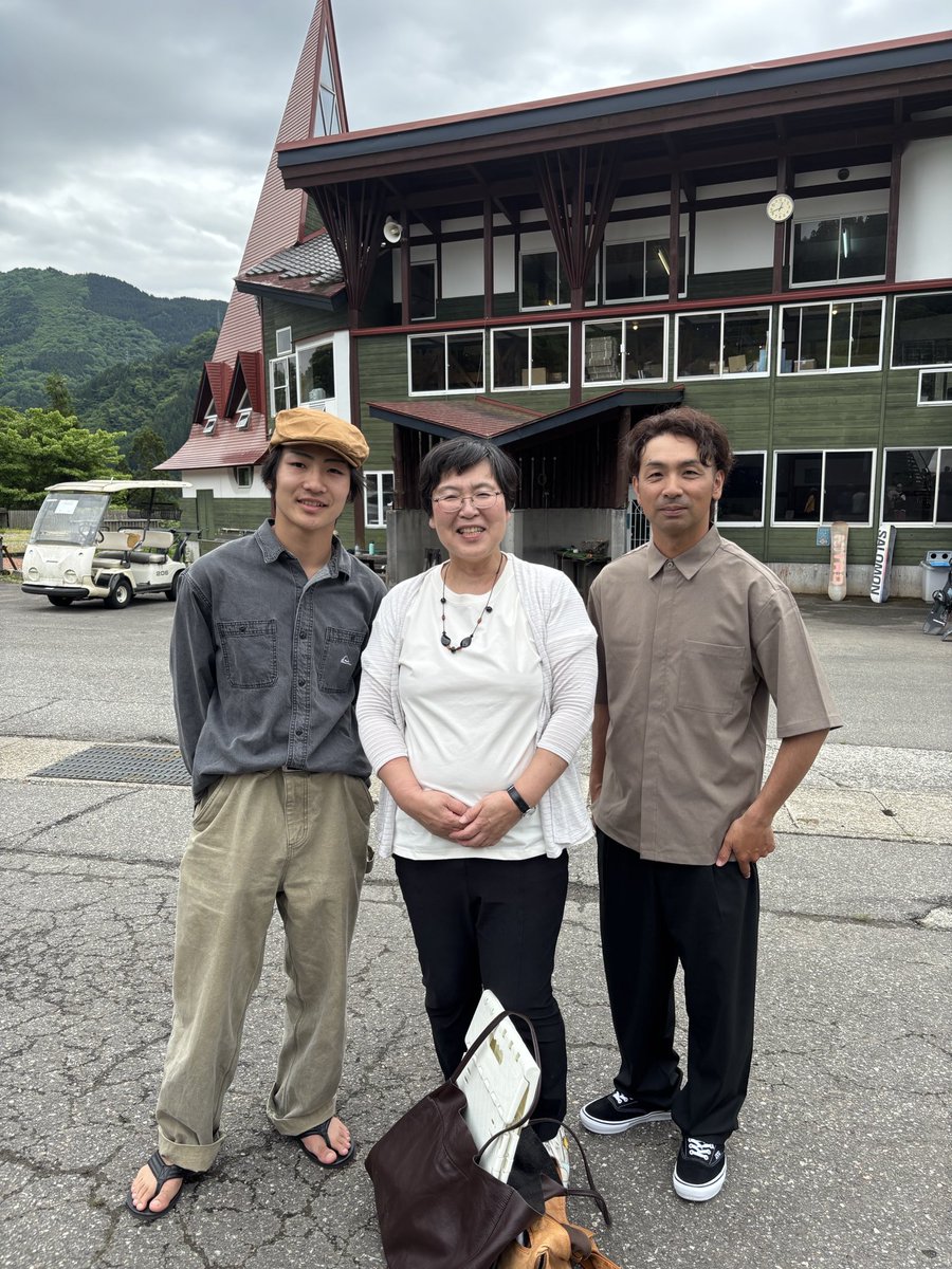 e_naikan's tweet photo. メンタルトレーニングとして集中内観を体験された金メダリスト村瀬心椛 さん。トークショーへ、お祝いに行ってきました✨
坂西翔コーチは選手時代、怪我をきっかけに内観を体験。
また宮村結斗さんも、内観を通して「なぜ自分はスノーボードをするのか」を見つめられたそうです。
応援しています📣 https://t.co/aLBTCXJRPC