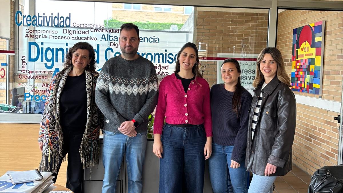 Integracee's tweet photo. Continuamos con nuestras jornadas de intermediación laboral en el marco de la iniciativa #CambiaElRumbo. En #Asturias, hemos trabajado junto a Fundación Vinjoy, Fundación Faedis, @IngeusES y @AFESA_ASTURIAS para impulsar la empleabilidad de colectivos desfavorecidos. #IntegraCEE https://t.co/HbEwLWSpPz