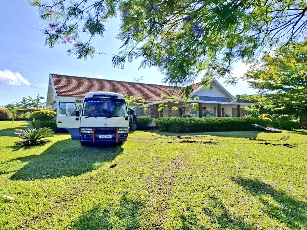 Eddie Safaris Uganda tweet media