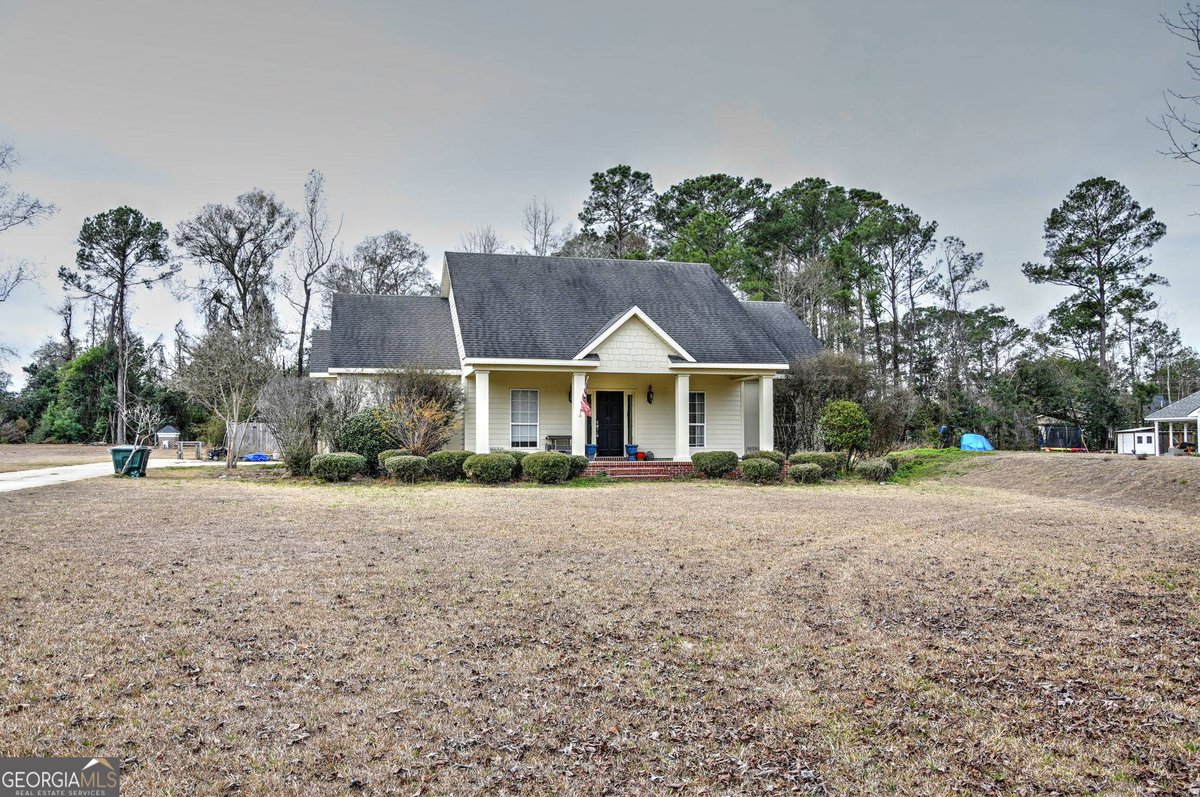 SCook_Realtor's tweet photo. 🚨 Opportunity is knocking in Nashville, GA! 🚨

Looking for a home you can truly make your own? 118 Foxworth TRL is priced to move and packed with potential! Homes like this RARELY last long in this established neighborhood—don’t let it slip away!

✨ Highlights:
• 3 bedrooms, 2.5 baths & nearly 2,000 sq ft of space
• Spacious living area perfect for gatherings
• Functional kitchen ready for your custom touches
• Cosmetic updates needed—bring your vision & build instant equity!
• Quiet, convenient location in Nashville

Ready to roll up your sleeves and create your dream home? This is your chance! Schedule your showing TODAY before someone else snags it. 👀

Tour & details: https://t.co/2S2AKjsLyX

#valdosta #homesforsale #NashvilleGA #fixerupper #realestate #househunting