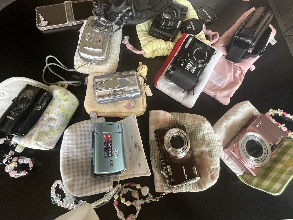 somuchb2ue's tweet photo. 디친이랑…디카탐구시간 가지고 볕드는 천에서 새 구경하고 디놀하고…정말즐거웠어… https://t.co/4KzYsVA1JV