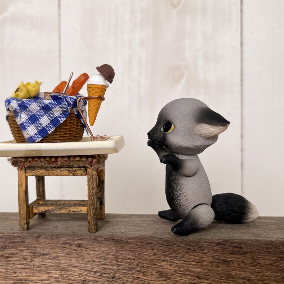 Pom1224somali's tweet photo. アジサイさんに続きもうひとつ
新作 Uitta Doll 販売のお知らせ📣🐒

・Uitta Doll mini fully fox＊シルバーフォックス

過去作のシルバーフォックスよりも
明るめのカラーで登場です！

クールさとキュートさを持っています♡

¥12,000

5月28日21:00にBOOTHにて
販売を予定しております！

#UittaDoll