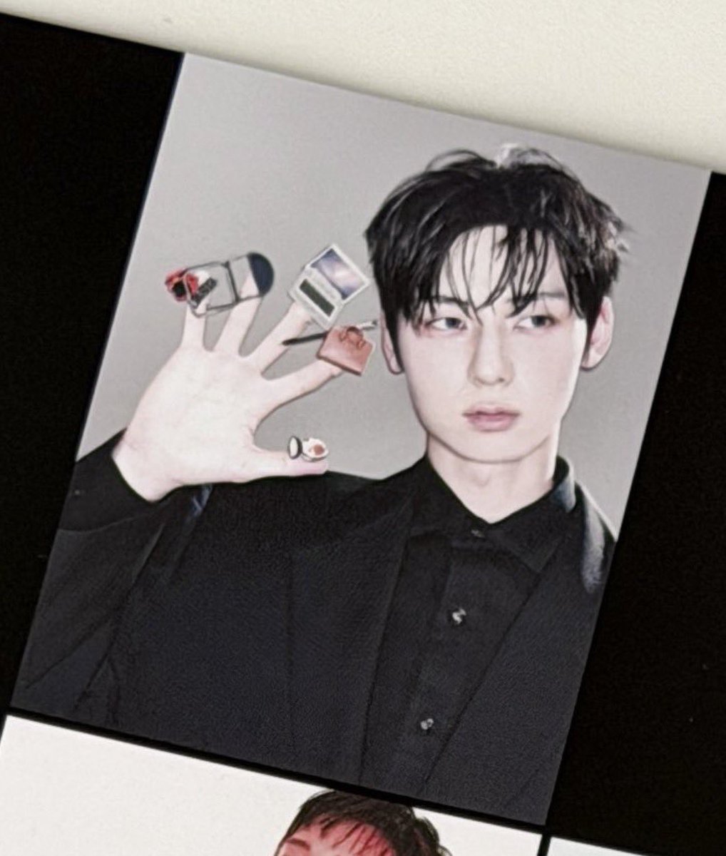 miming809's tweet photo. 아 ㅁㅊ 황민현 화보 얼굴 실환가... https://t.co/oC4lytdQAi