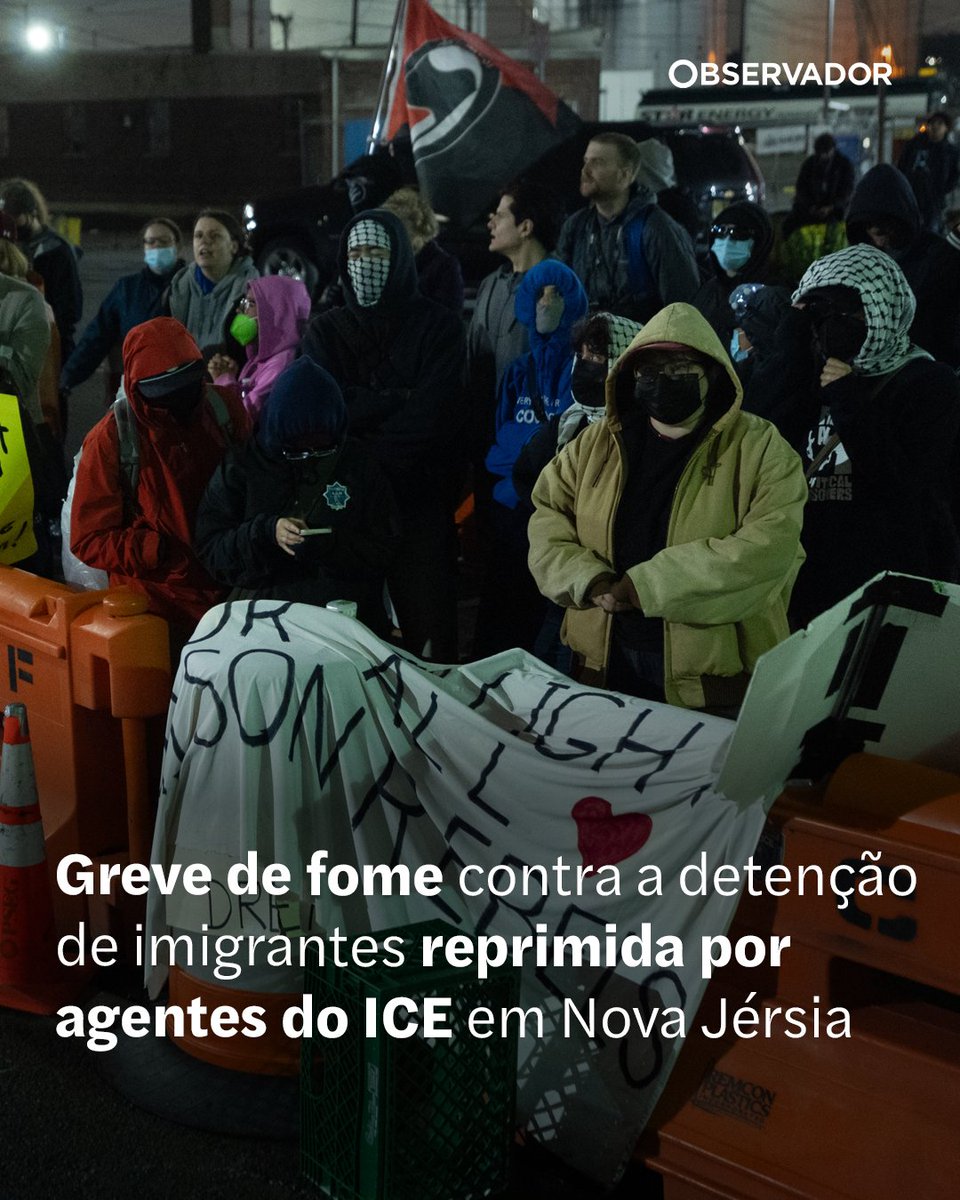observadorpt's tweet photo. Em protesto contra detenções de idosos, jovens e doentes, os grevistas barricaram a carrinha do ICE que tentava transferir o detido peruano, Martin Soto. Agentes reagiram com bastonadas e gás pimenta.
Saiba mais no link nos comentários.
#EUA #ICE #Protestos #Imigração https://t.co/QfKDmUhq5y