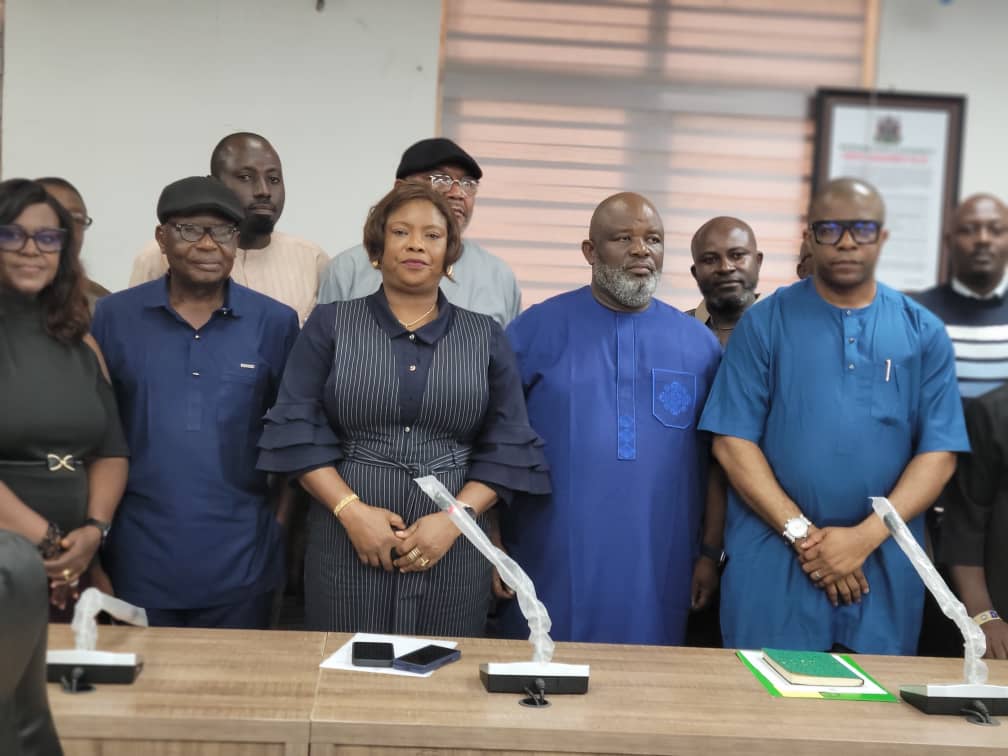 CrffnOfficial's tweet photo. CRFFN Management, led by Registrar/CEO Mr. Kingsley Igwe, received MWUN President General, Comrade Francis Bunu, and Union Executives during a courtesy visit in Lagos
The meeting focused on workers’ welfare, improved service conditions, and collaboration in the maritime sector https://t.co/asq8Ogf7uj