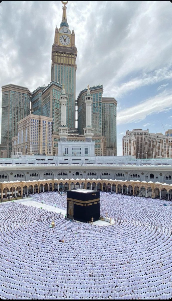 ganm99ali's tweet photo. رُوي عن النبي صلّى الله عليه وسلّم أنّه قال : خيرُ الدُّعاءِ دعاءُ يومِ عرفةَ ، وخيرُ ما قلتُ أنا والنبيُّون مِن قَبلي : (لا إلهَ إلَّا اللهُ وحدَه لا شريكَ له ، له الملكُ وله الحمدُ ، وهو على كلِّ شيءٍ قديرٌ)🌹

#يوم_عرفه
#يوم_عرفه_يوم_الدعاء
#في_عرفات_اسق_حاجا https://t.co/qsDUiwOnwh