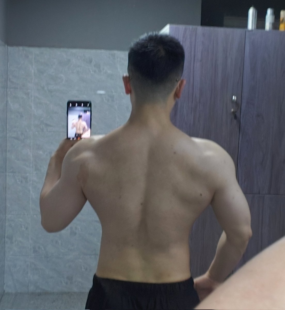 jxkingwz23's tweet photo. 好热🥵，进入桑拿模式 https://t.co/eSjS4AYQef
