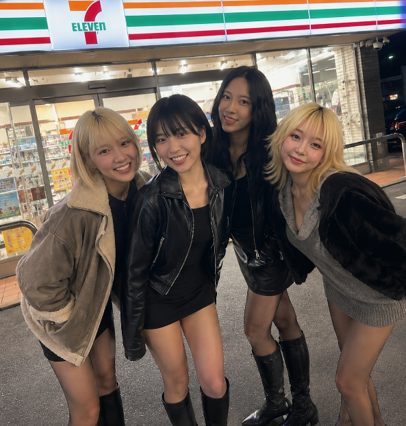 karin181's tweet photo. 黒スト×４と対戦してみる？笑 https://t.co/k1uhuCk89Z