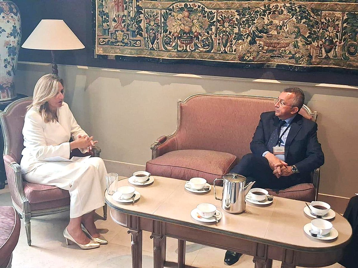 EmbColBruselas's tweet photo. Encuentro entre la parlamentaria belga🇧🇪 @KDepoorterMP con el Embajador Daniel Prado🇨🇴. Desde el Parlamento Federal, Bélgica reiteró los lazos de amistad, su compromiso y colaboración con Colombia en los temas de la agenda bilateral. https://t.co/kojtDTVXpD