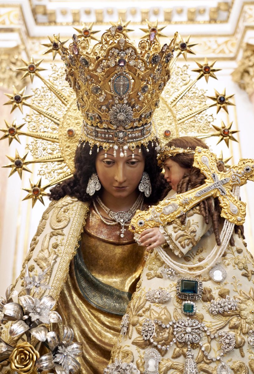 jorgepasnar's tweet photo. Son justas y necesarias, símbolos de fe, historia y devoción 🌹🌹 https://t.co/VAphpvrYSF