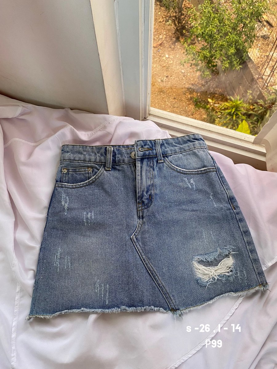 clhauls's tweet photo. 𖥻・★ .  .  decluttering !
— own preloved clothes 

nothing above ₱99 ! 
all in good condi! some are rarely used, once lang, location: valenzuela, mm

• will ship via jnt or lalamove
• prio getting more than 1, para sulit po pagship 
• dm for more details https://t.co/BugXoWqSvP