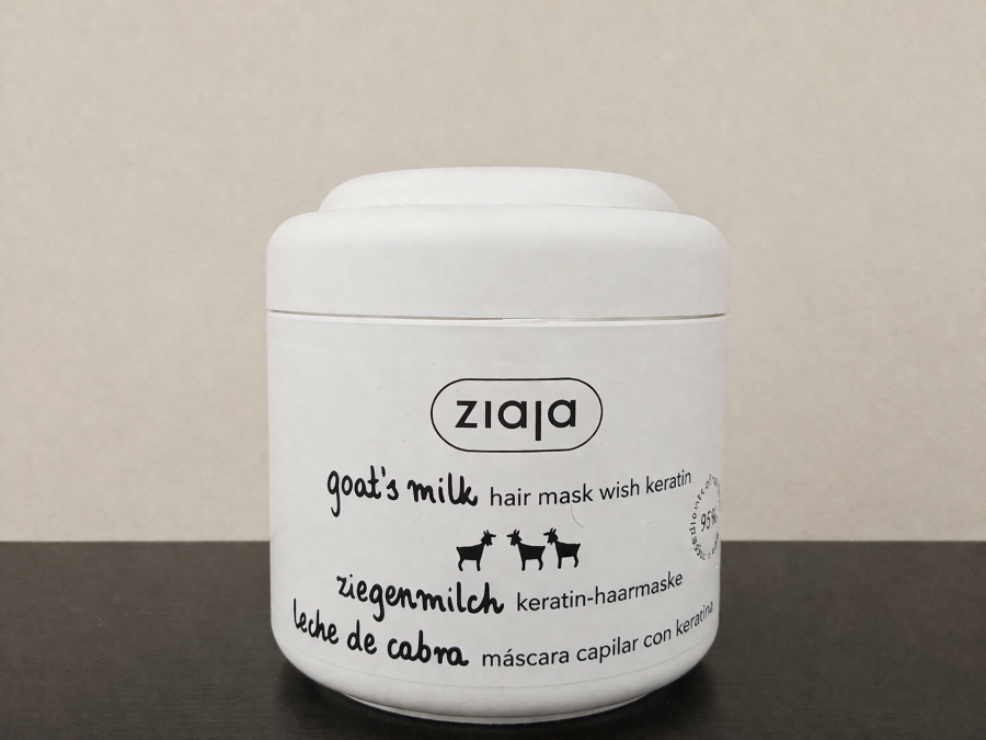 peluqueriablog's tweet photo. Hoy os cuento sobre la mascarilla de leche de cabra de @ziajaespana  
No te pierdas la última publicación de mi blog:
https://t.co/opjDVUzCd5

#mascarilla #mascarillacapilar #lechedecabra #cabra #productosparacabello #productosparapelo #ziaja https://t.co/zdslLpaC6g