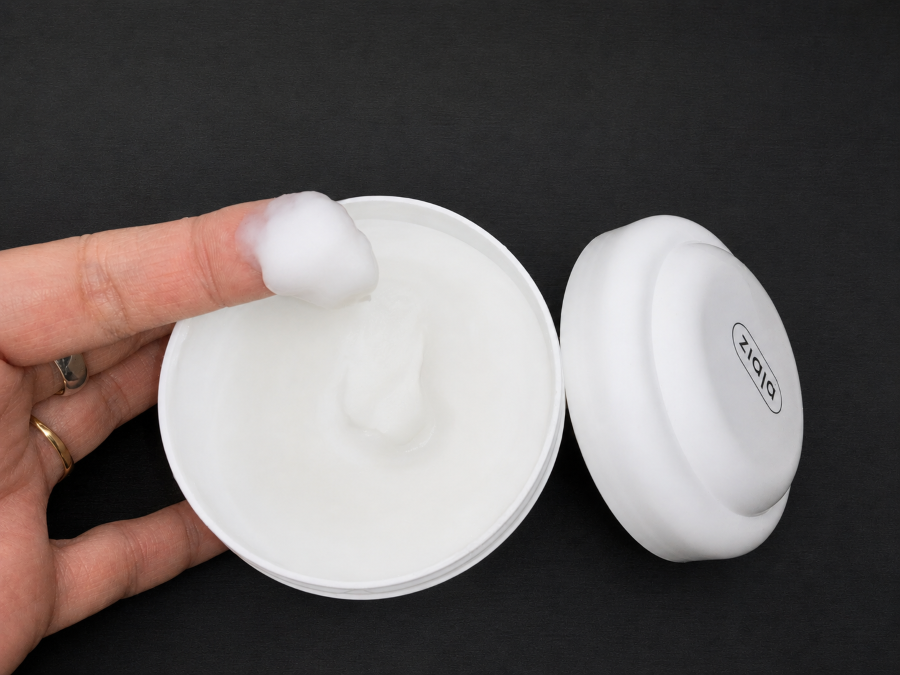 peluqueriablog's tweet photo. Hoy os cuento sobre la mascarilla de leche de cabra de @ziajaespana  
No te pierdas la última publicación de mi blog:
https://t.co/opjDVUzCd5

#mascarilla #mascarillacapilar #lechedecabra #cabra #productosparacabello #productosparapelo #ziaja https://t.co/zdslLpaC6g