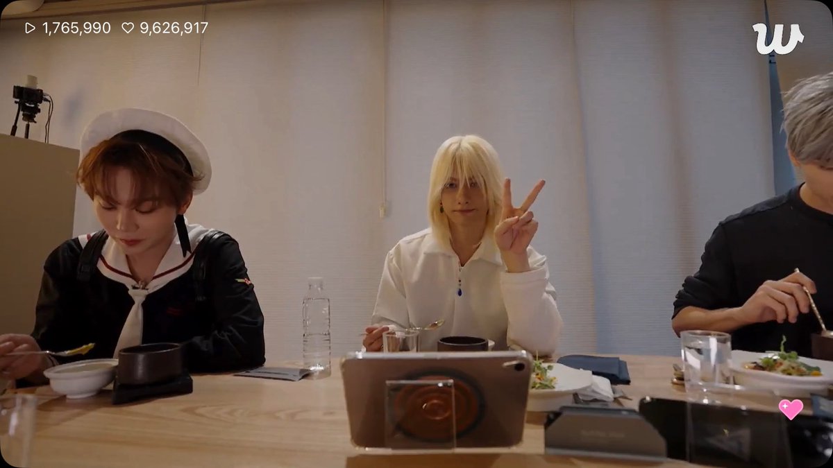 wen_open's tweet photo. 目が合うたびに（カメラに映るたびに）こちらにアクションを起こしてくれるJUN...... https://t.co/M6dL6eHx3c