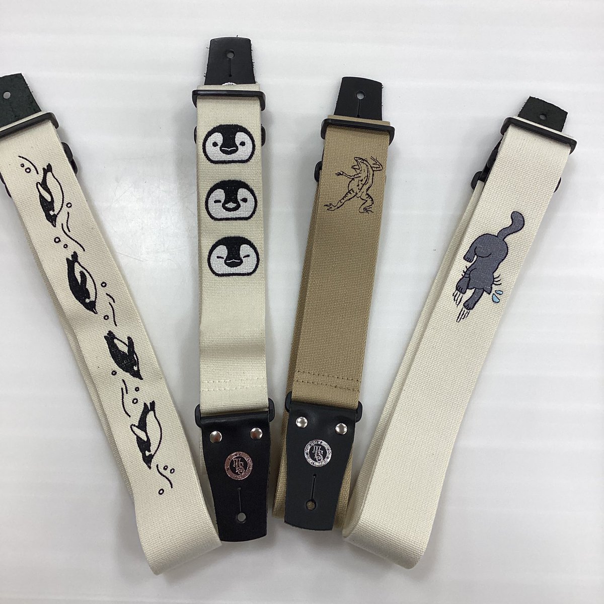 shima_naritaa's tweet photo. #Grandeuomo のカジュアルライン
#TENDERSTRAP の動物達のストラップ入荷しました🐧
真ん中の顔が素敵です
柄物、動物物、復刻物取り揃えております!
#島村楽器
#ギター https://t.co/reoSK3srTs