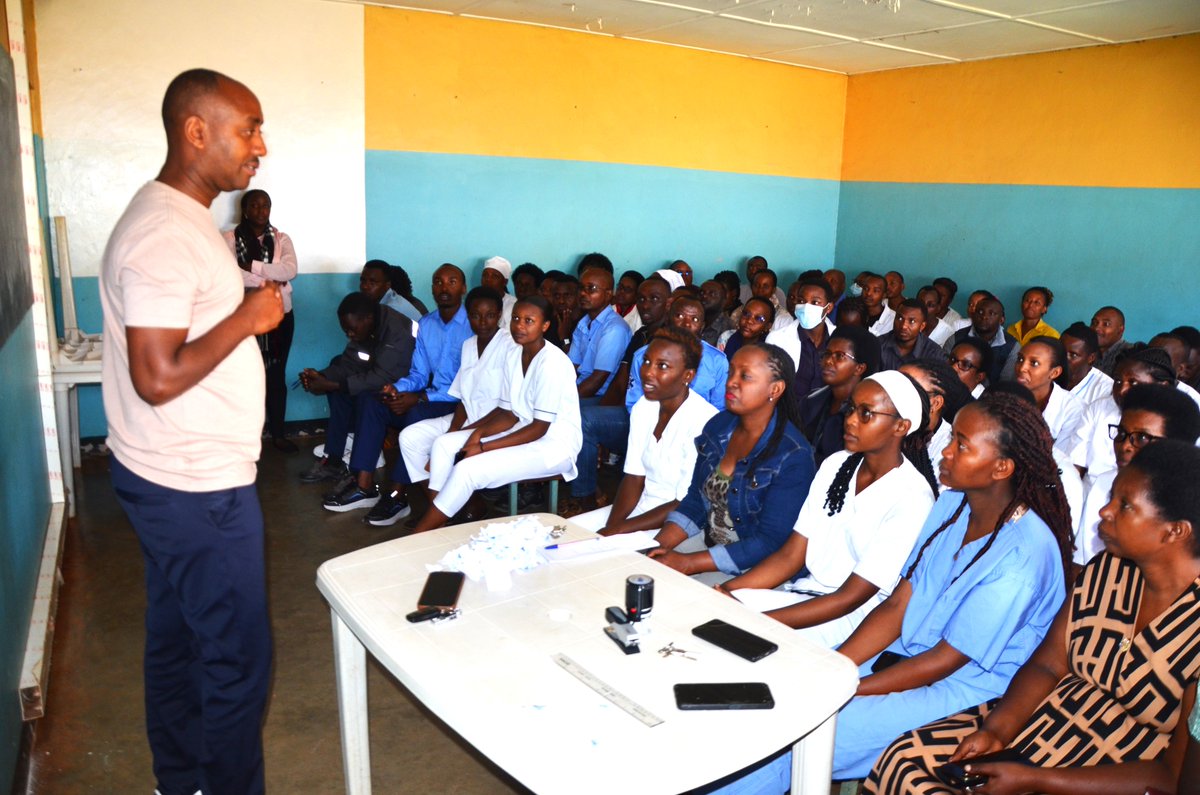 RemeraRukomaH's tweet photo. None muri @RemeraRukomaH  inteko rusange y’abakozi bose b’ibyo bitaro yatoye Dr. AMURI Kiz Gabriel(Senior Medical Officer)nk’umukozi wahize abandi muri uyu mwaka 2025/2026 witwaye neza kandi ufite imyitwarire yo kwitangira akazi...1/3
@RwandaLabour 
@RwandaHealth 
@Kamonyi https://t.co/eZrFIb736Q