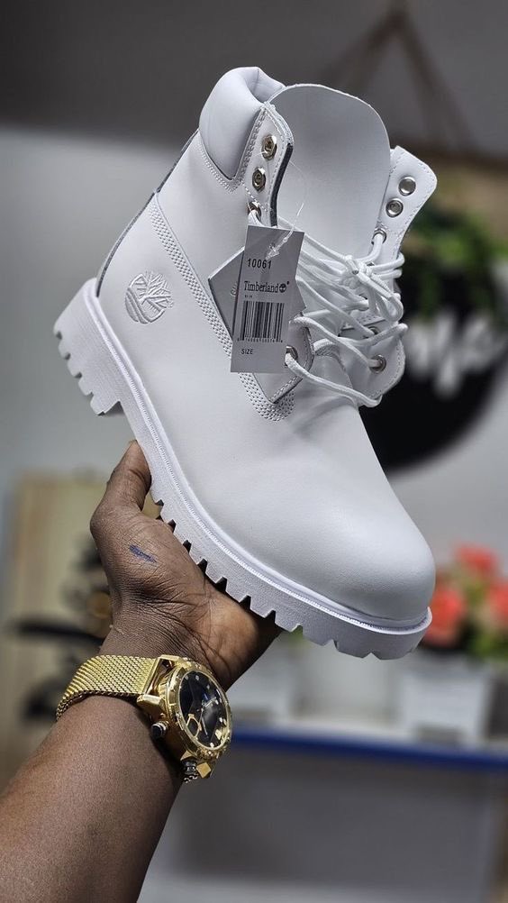 🦋Tömï🦋 tweet media