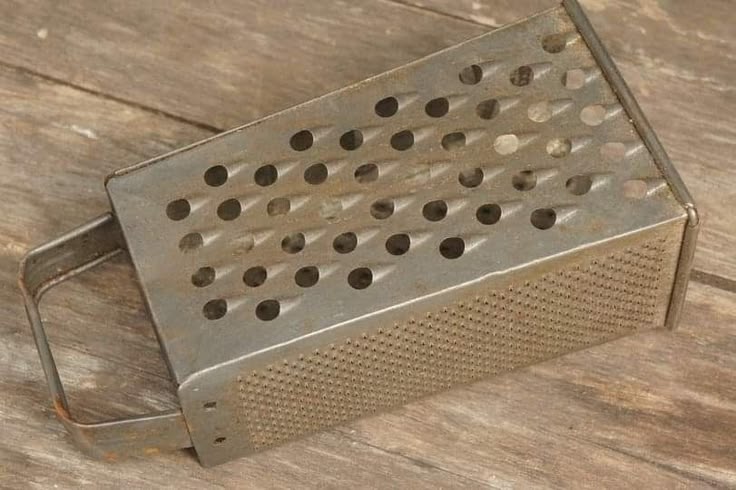 sweet_nector1's tweet photo. I'm sure you can't guess exactly what this little metal object is for 😏 https://t.co/PMqixHrNWd