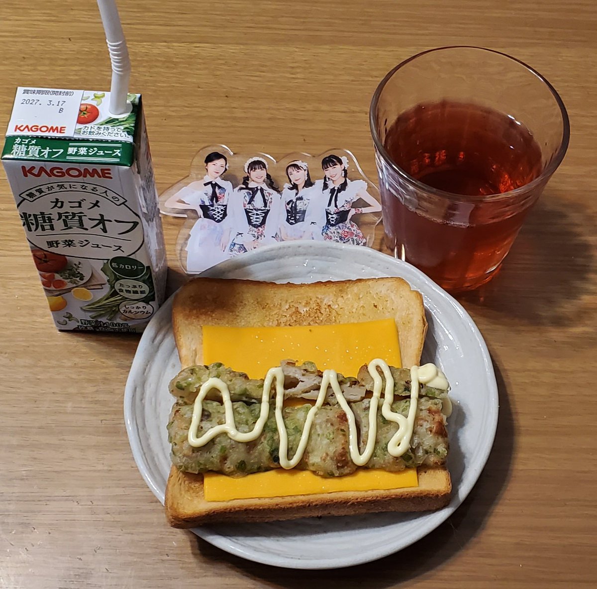 Ashitalight's tweet photo. #女子流  さんと  #夕飯係
イカとムール貝の缶詰でペぺロンチーノ
 #朝食会！は、ちくわトースト 
ま、ま、美味しくいただきました https://t.co/GTpSuILzYJ