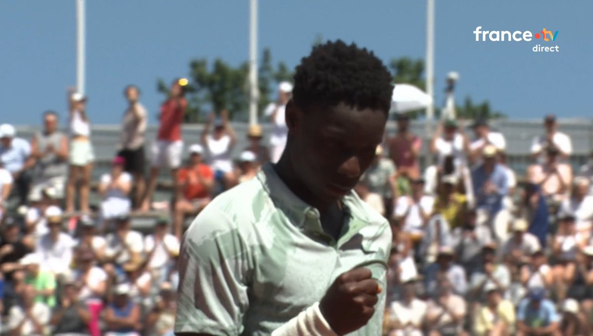 Tennis Legend tweet media