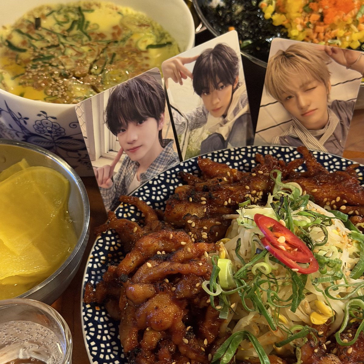 r9b0205's tweet photo. 두리닭발 두리머금
개ㅐㅐㅐㅐ존맛 https://t.co/lBLrW7VuBm