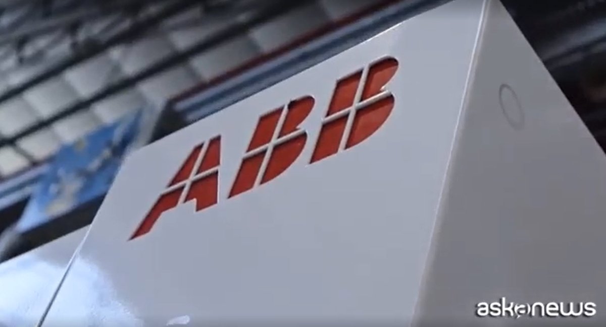ABBItalia's tweet photo. Il #MotionOEMHub di #ABB è un centro di eccellenza per sviluppare soluzioni industriali più efficienti, sicure e sostenibili; un laboratorio dove testiamo tecnologie e co-progettiamo con i clienti.

Ne parla Aida Curci @askanews_ita🔗 https://t.co/1t7sI0oE5I

#EngineeredToOutrun https://t.co/DehcnxY9Qc