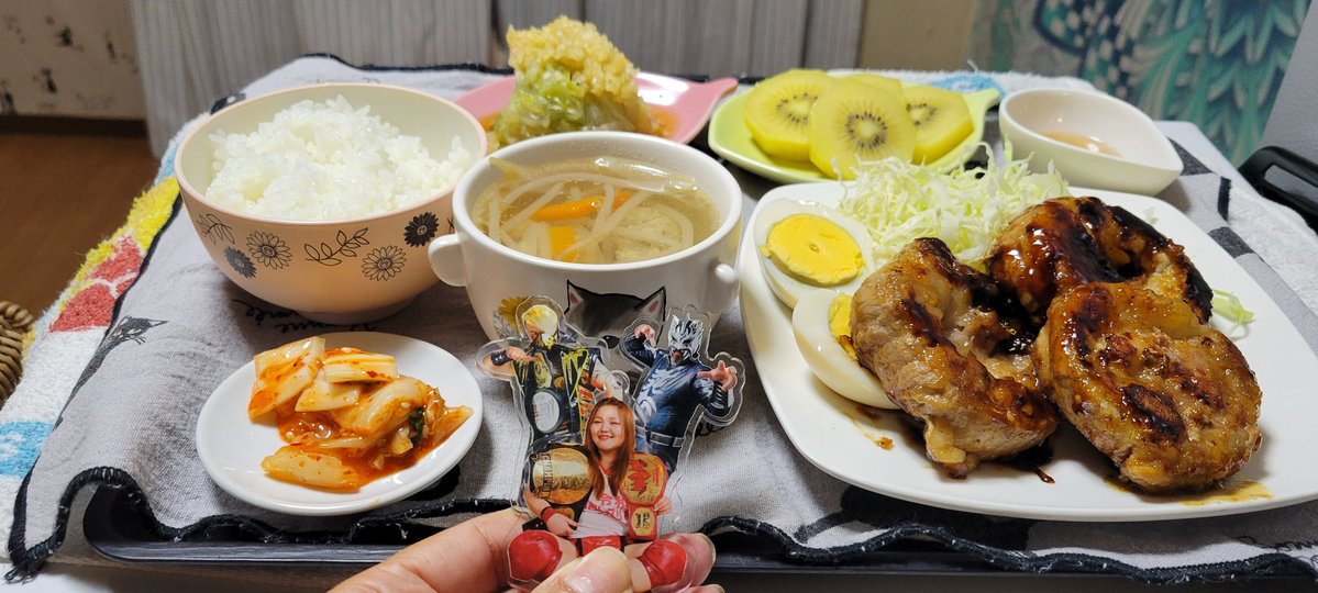 tricolore2375's tweet photo. 1日1 #JADE🐉🖤 #Vドラゴン🐉✨
 #マリちゃん🐱🧡と夜ご飯🌙🍚と厨二病ネコ🤣
#ちがさきプロレス  #secretbase
#湯～とぴあ宝  #大日本プロレス #推しを推しまくる🖤🧡 #それが私の推し事です🖤🧡
ドタバタしてたけど、買い物も美容院にも行けて良かったわ🤣 https://t.co/QrAlpyW490