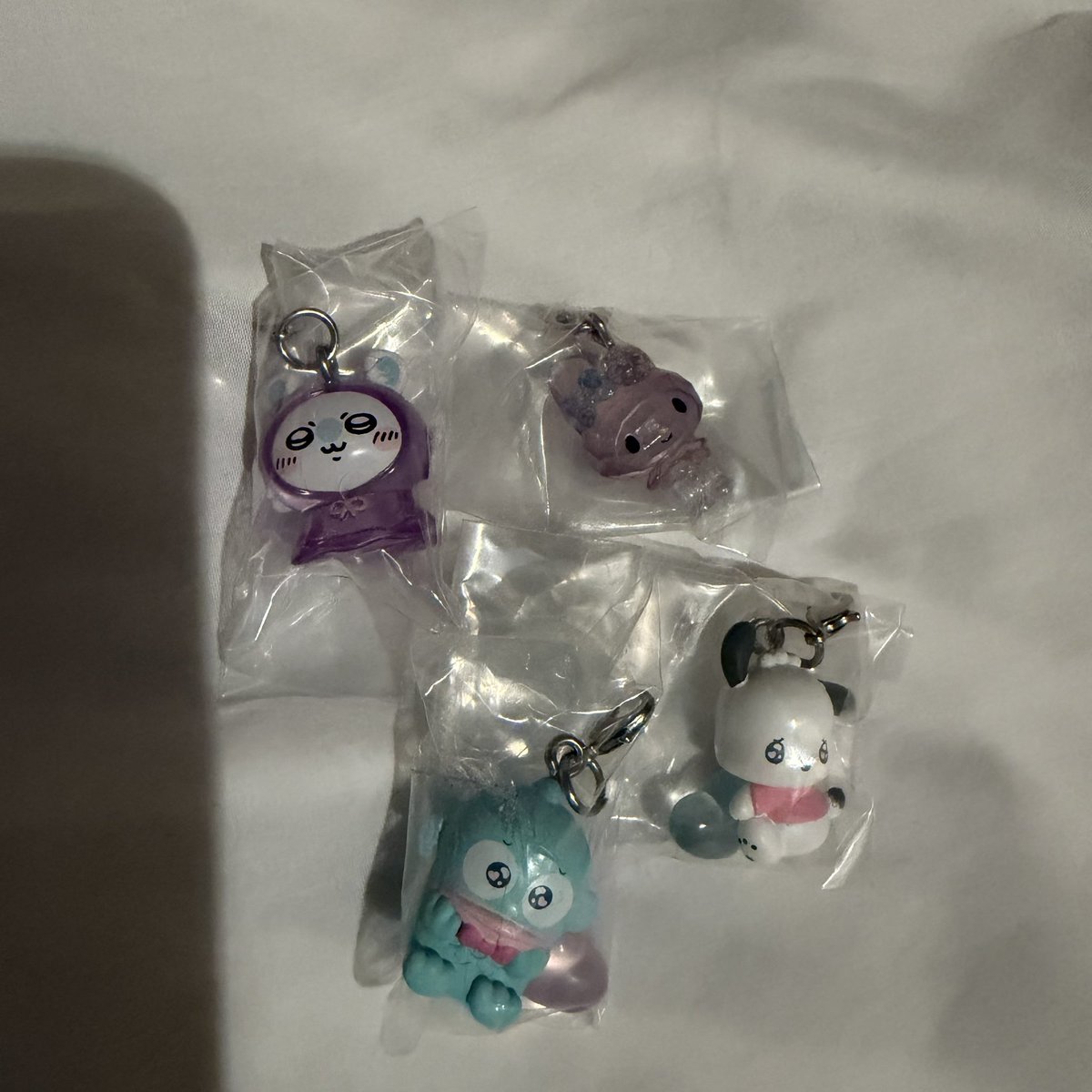 hamster__9's tweet photo. めじるしアクセサリー ガチャ交換

【譲】画像参照(サンリオ ちいかわ)

【求】サンリオ
クリスタルめじるし シナモロール
ボンボンドロップミニチュアチャーム シナモロール

名古屋手渡し優先で交換探しております。
お気軽にお声掛けください！

 #ガチャ交換  #めじるし交換 https://t.co/CZHvi1NLZu