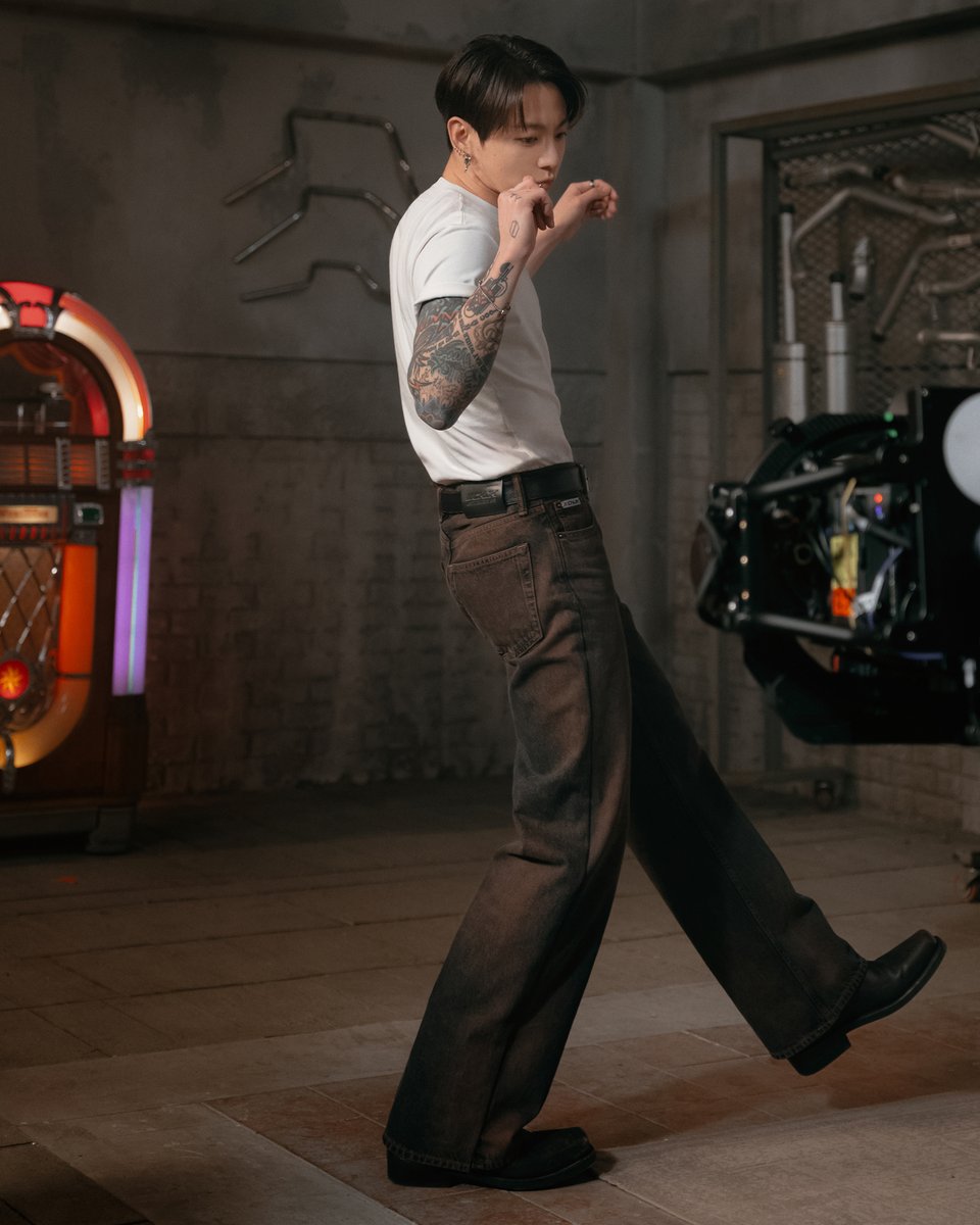 Calvin Klein Japan tweet media