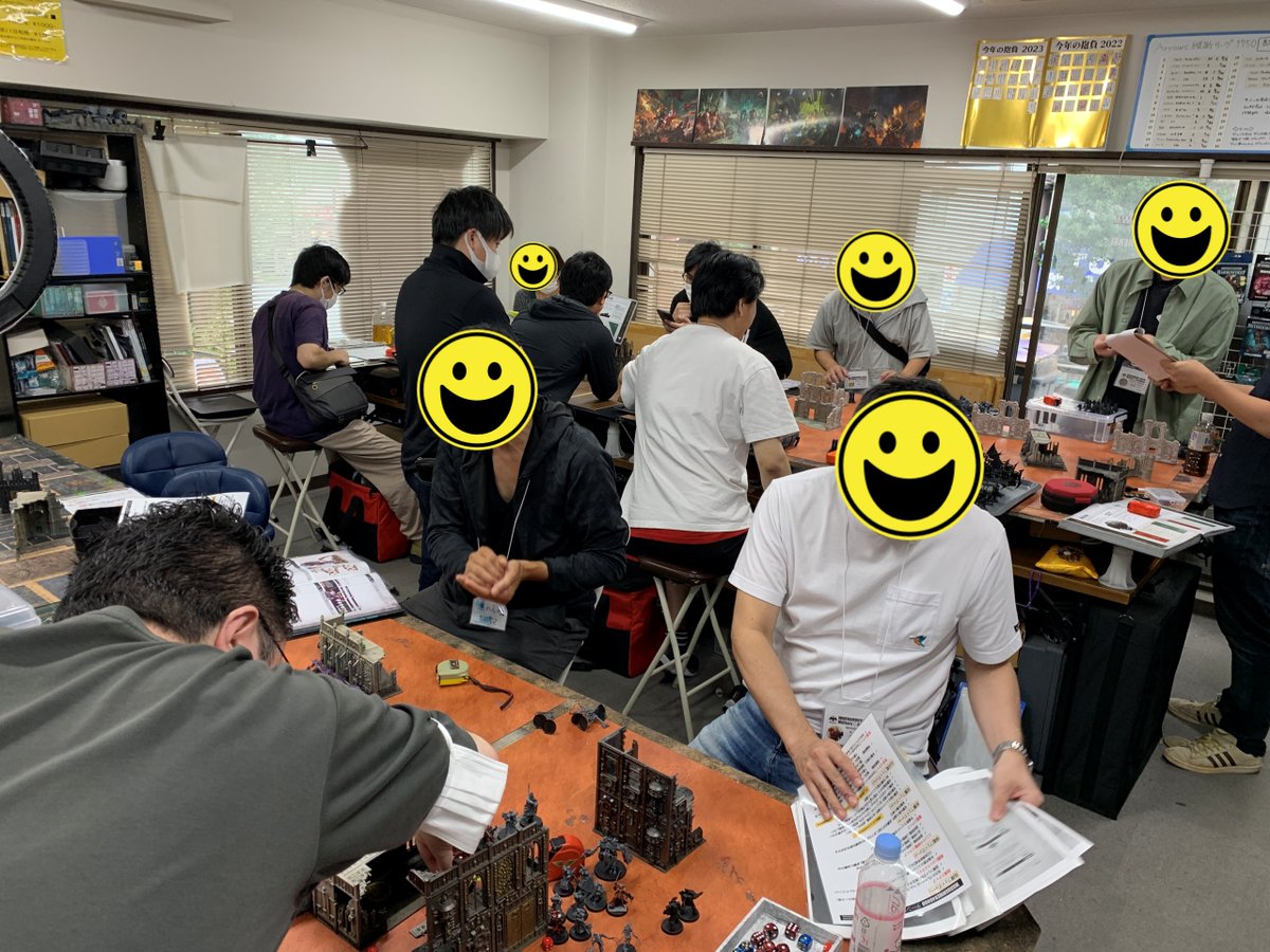 whaos_gold's tweet photo. 開幕は校長・てんちょによる挨拶と、40Kの基本ルール講習。
そして――

Arrows常連の“教官”たちのサポートを受けながら、
新兵同士による初のコンパト戦がスタート。

初めて自分のアーミーを戦場に送り出す瞬間。
サイコロを振るたびに歓声が上がり、
勝っても負けても最高に熱い“初陣”となりました! https://t.co/xBOykPTOj8