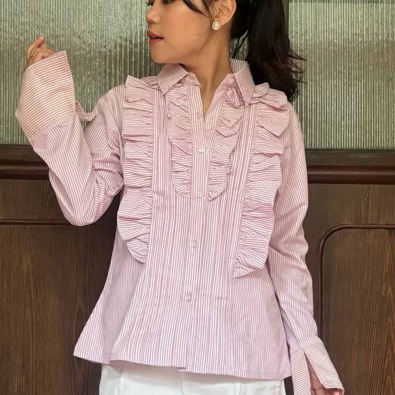 cogicco's tweet photo. wts batik baru sekali pake, 65k, bahan adem dan melar yaa jd 86-96cm

blouse pink like new 70k aja

blouse biru 55k https://t.co/SNC2O2HSRs