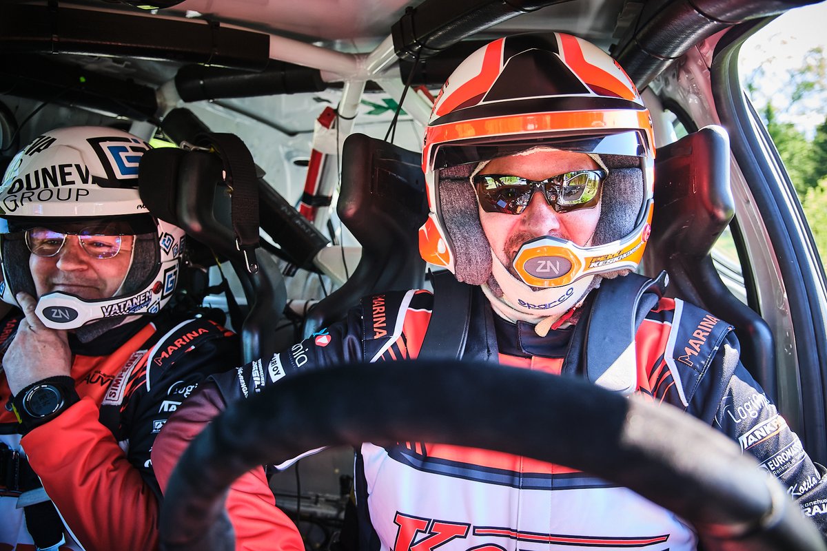 RalliSM's tweet photo. Renault Clio Rally3:lla kilpailevan Pekka Keski-Korsun ja kartanlukija Hannu Lammisen matkantekoa Imatralla hidastivat auton tekniikkaongelmat, jotka ilmenivät jo kisaa edeltävissä testeissä.

Lue lisää: https://t.co/bZMdhrQH1g https://t.co/aovof1utUV