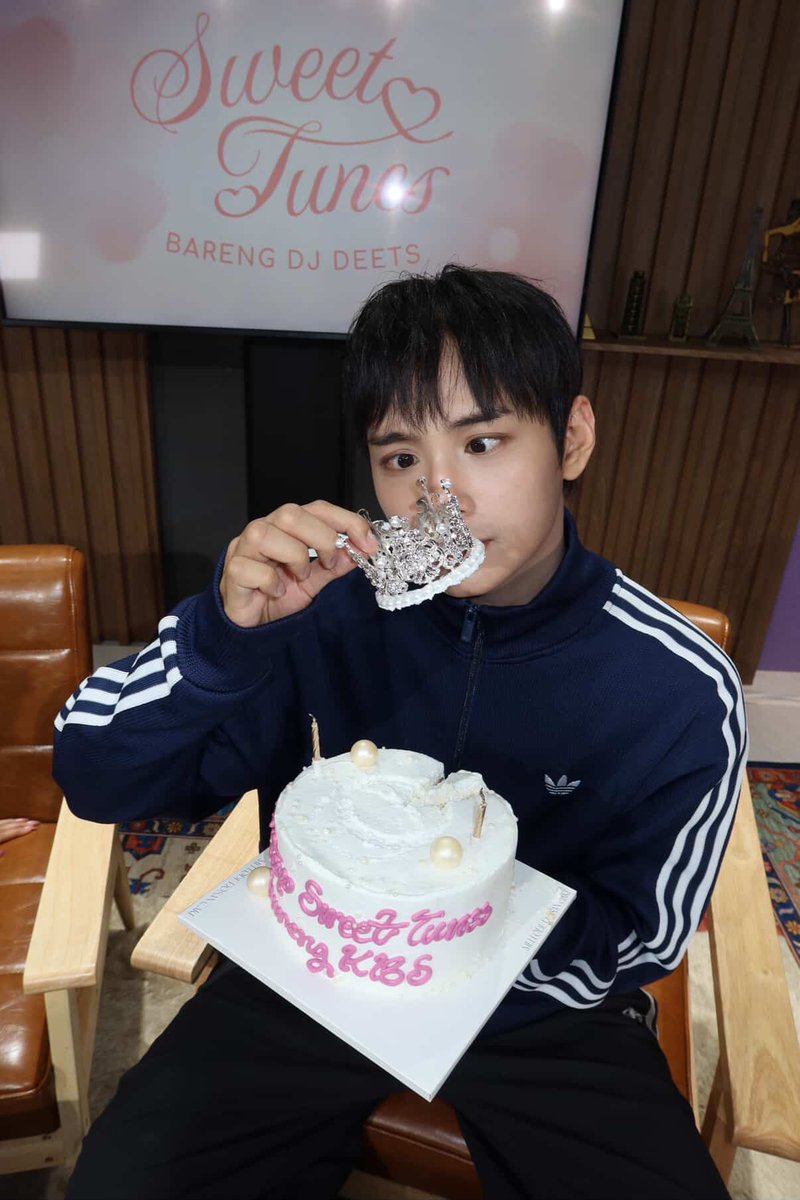 hidey~히데이 tweet media