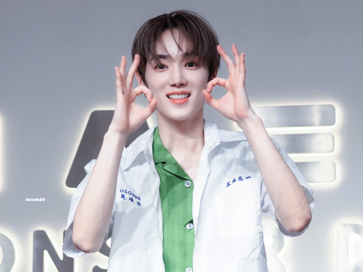 neon629's tweet photo. 260523 K-MONSTAR

대만교복2.0 ୧( ⁼̴̶̤̀ω⁼̴̶̤́ )૭

#AxMxP #에이엠피
#하유준 #크루 #김신 #주환 https://t.co/YMdk6JhvO0