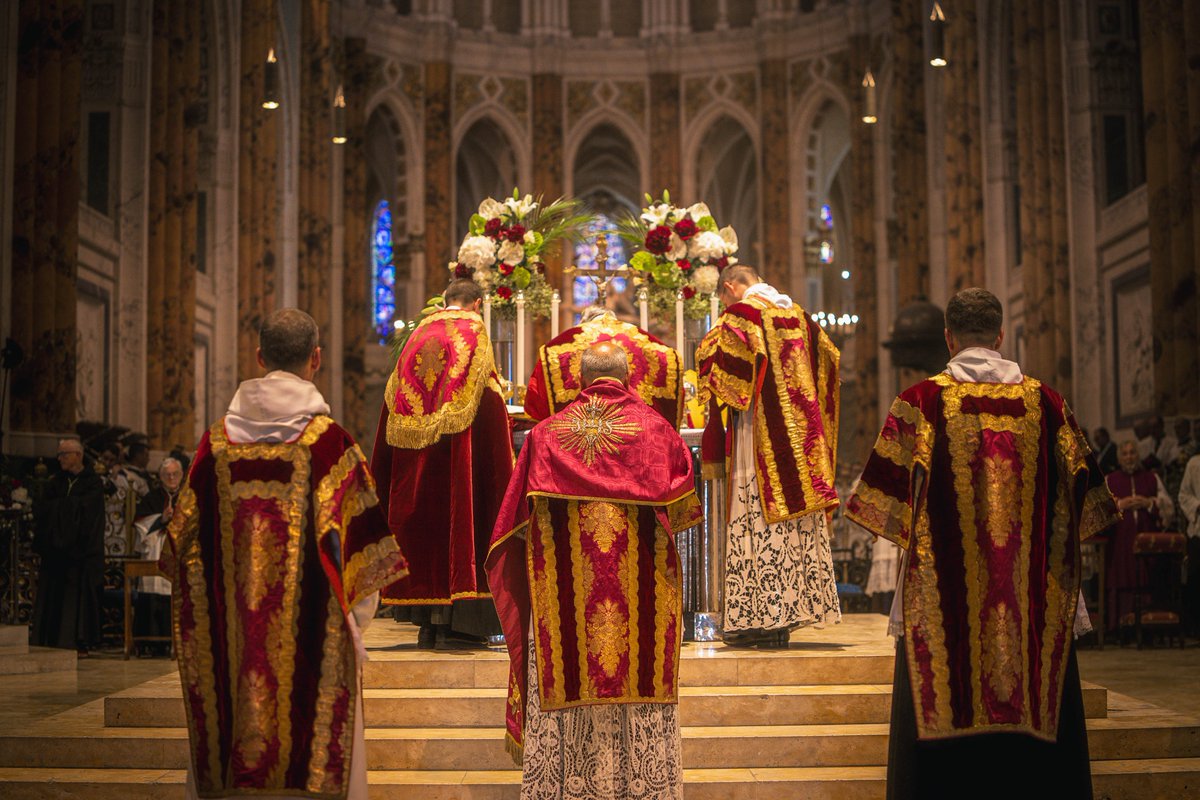 Notre-Dame de Chrétienté tweet media