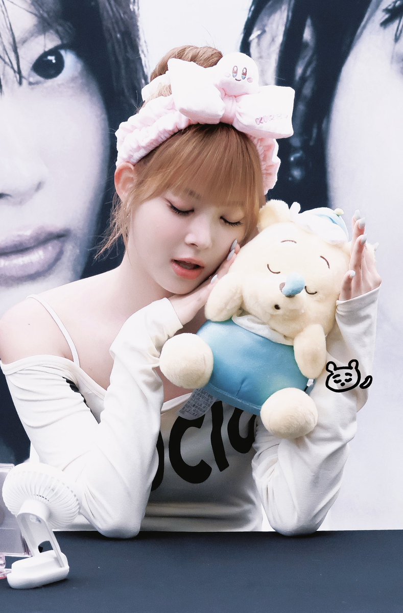 oneleafpotato's tweet photo. 260525 Ktown4u
my dear bear

#르세라핌 #LE_SSERAFIM
 #홍은채  #ウンチェ #HONGEUNCHAE https://t.co/KIfiquDuyL