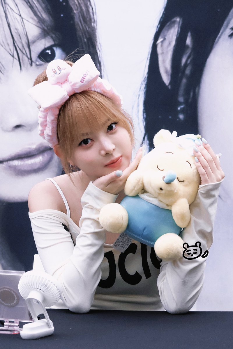 oneleafpotato's tweet photo. 260525 Ktown4u
my dear bear

#르세라핌 #LE_SSERAFIM
 #홍은채  #ウンチェ #HONGEUNCHAE https://t.co/KIfiquDuyL
