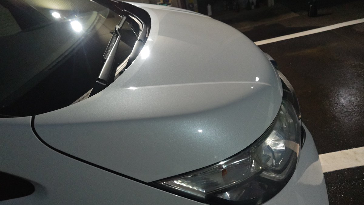 MAKI_SAZANAMI's tweet photo. 日曜日の夕方にステップワゴンのリセット洗車🫧＆ボンネット磨き✨

磨きはDWCのREIMEIとSIZIMA🌀

今回は細かい線傷メインで磨き実施して研磨で再現を、
磨き後ラメが際立って良い感じになった🤩

使用ケミカルブランド一覧

#ながら洗車
#DETAILARTIST
#Lildetailing
#DEEPWASHCLUB https://t.co/rxTX9JF2op