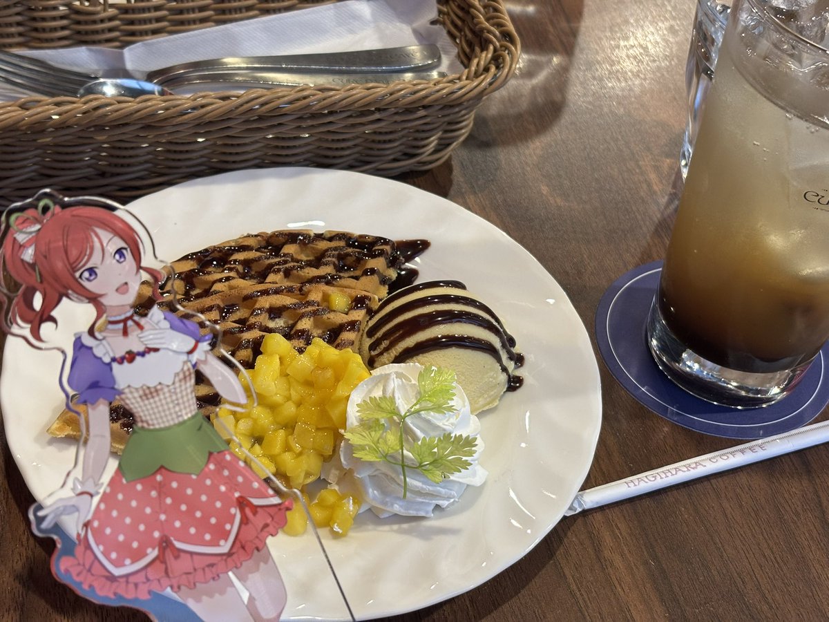 ほしかったアクスタを買えて カフェで開封❤