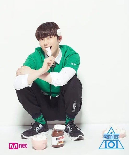 optimusthgml's tweet photo. 미친거아냐???
황민현 지금 프듀때 사진 따라한거야?? 마시멜로???
내놓으세요 https://t.co/rwEciZwtWG