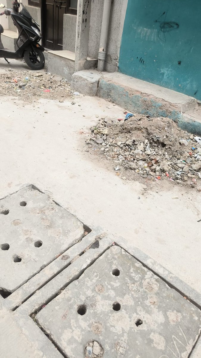 shoeb_Hasham's tweet photo. Hello @CommissionrGHMC @GHMCOnline @ZC_Khairatabad It's Been nearly 1 Month But Don't who's Responsiblity is this of lifting this Debris Online Complaint has been also Registered but no Response 

Add:- Near Azra Kirana store,Jamali Kunta, Tolichowki, Hyderabad. https://t.co/AxNBtDBFYZ