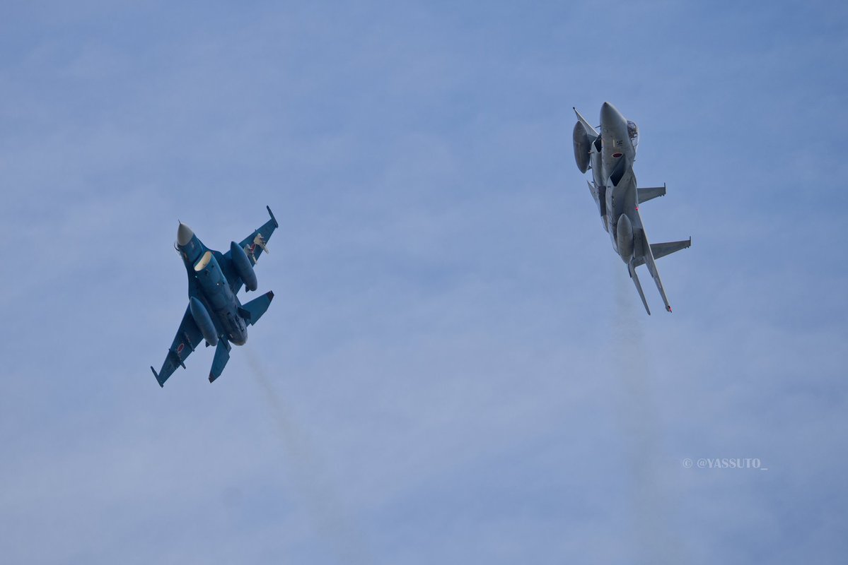 YASSUTO_'s tweet photo. だるだる火曜日も
お疲れさまでした🙂‍↕️

2026.5.24 RJNY
#静浜基地航空祭 
岐阜F-2,F-15
パッカンが真上すぎて滅🫠 https://t.co/akHjcEE8Jw