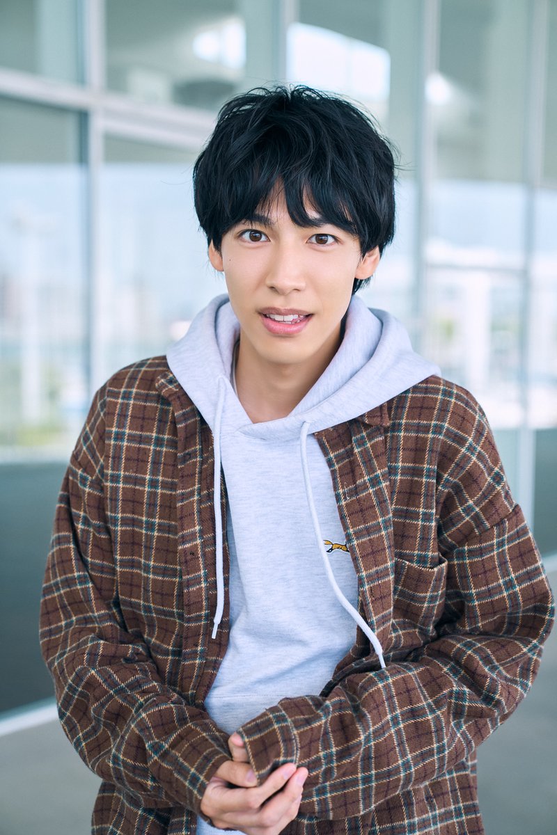 NOVA__company's tweet photo. 優しいだけじゃ、
誰も守れなかった。

それでも、
信じたかった。

矢島譲
6月3〜7日《泡組》河合健太郎（@_KAWAIKENTARO_）
6月10〜14日《空組》細川陽平（@yohei_hskw）
6月17〜21日《光組》藍沢晃多（@K_aisawa_fr）

#泡沫に光

《公式HP》
https://t.co/Hx4xePOJRw