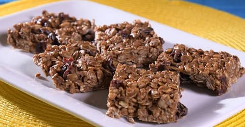 DietitianOnline's tweet photo. No-Bake Chocolate Cherry Oat Bars. The Best of Flavors. Gretchen Brown #RDN #Cherries #CherryDessertDay #KidsEatRight #eatright #Oats https://t.co/ZbtUwwCI3L https://t.co/wAnuX8B7Dv