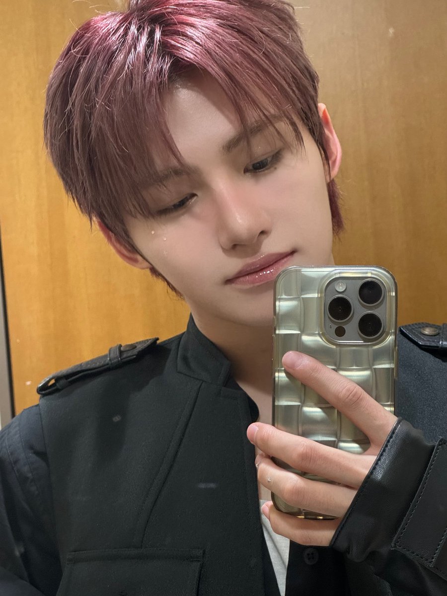 happipuzim's tweet photo. 폰봣다가앞에보고윙크하는전개가진짜맛잇고여자를너무잘아…는건아닌것같은데일단난폭격당함 https://t.co/lhzi5dmE2V