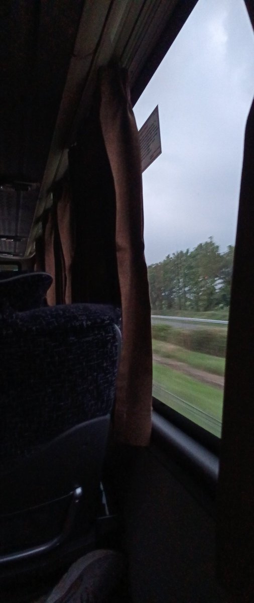 joeamst_'s tweet photo. First time naik bus sejauh ini 
Seru juga ternyata https://t.co/Rin7O0XlnM