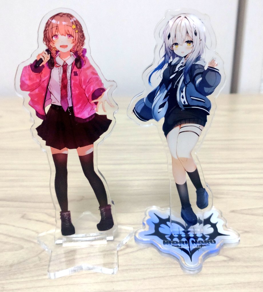 そしてなるちゃんともちちゃんのアクスタを並べるとこんな感じ！ 2人