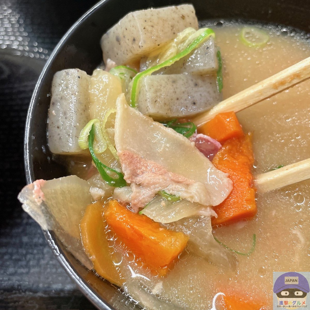rekishichosadan's tweet photo. かつやの定食メニューをテイクアウトした場合、とん汁が付きません
満足度が半減するため、知らない人に教えてあげましょう
https://t.co/TtoLbagAIK https://t.co/LqpkVMGT45