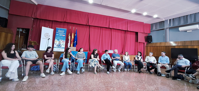 ulaboral's tweet photo. ENCUENTRO ALUMNOS ERASMUS+
Alumnos de @ulaboral  han participado en un encuentro de  ERASMUS+. #Experiencias Asistieron el director del SEPIE, representantes del equipo de plurilingüismo y coordinadores de Erasmus + de IES Universidad Laboral, El Greco e IES Azarquiel. https://t.co/QdyzaAei6U
